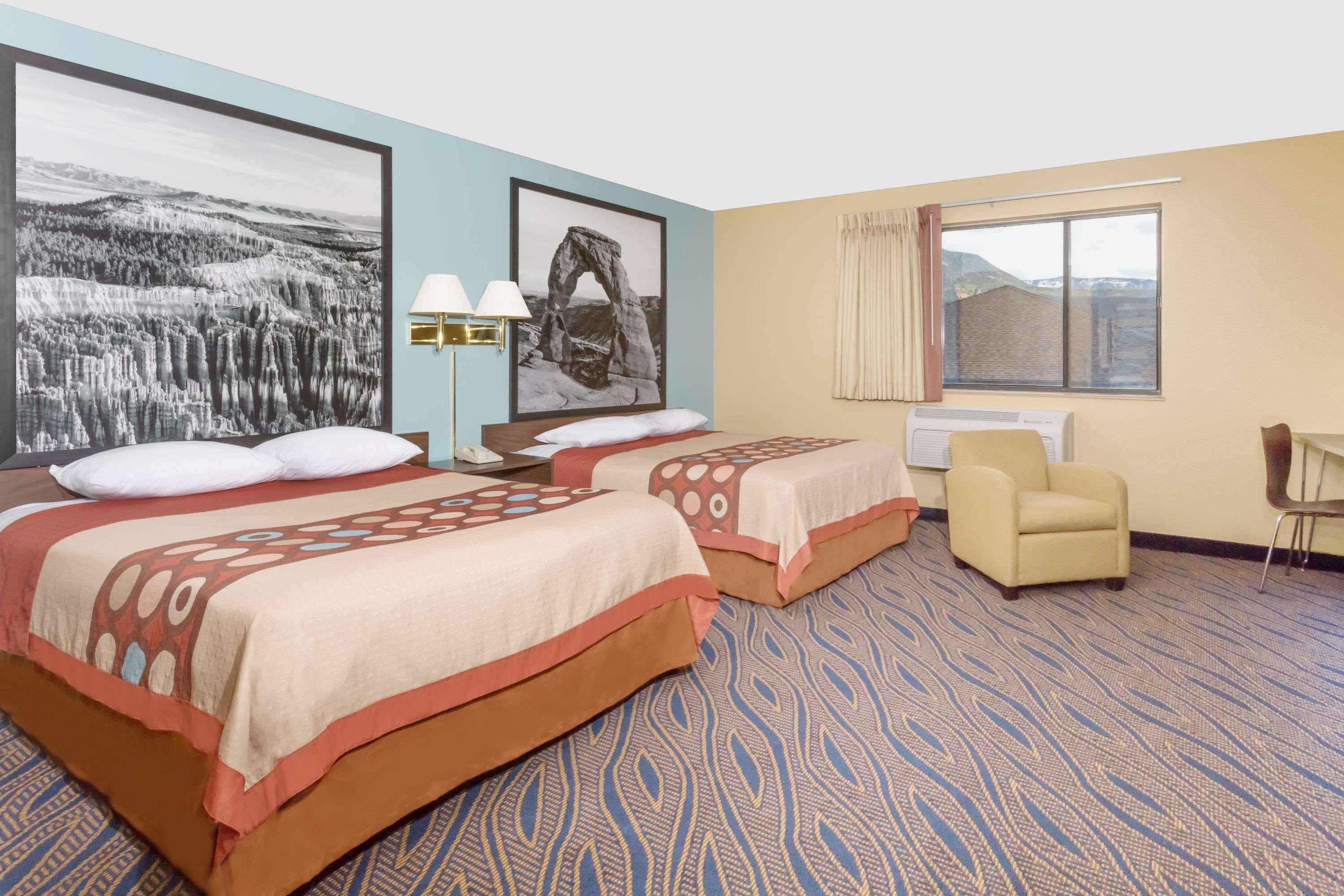 Super 8 By Wyndham Cedar City Eksteriør bilde