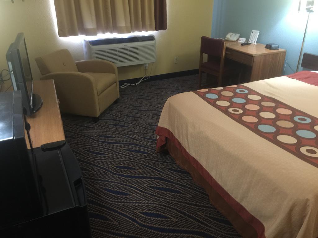 Super 8 By Wyndham Cedar City Eksteriør bilde