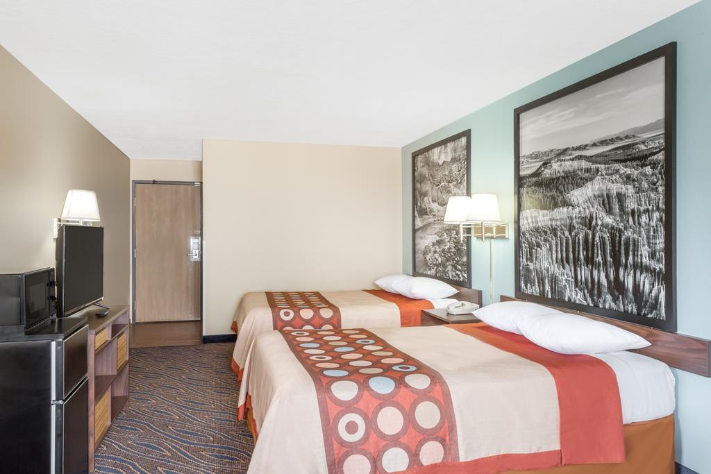 Super 8 By Wyndham Cedar City Rom bilde