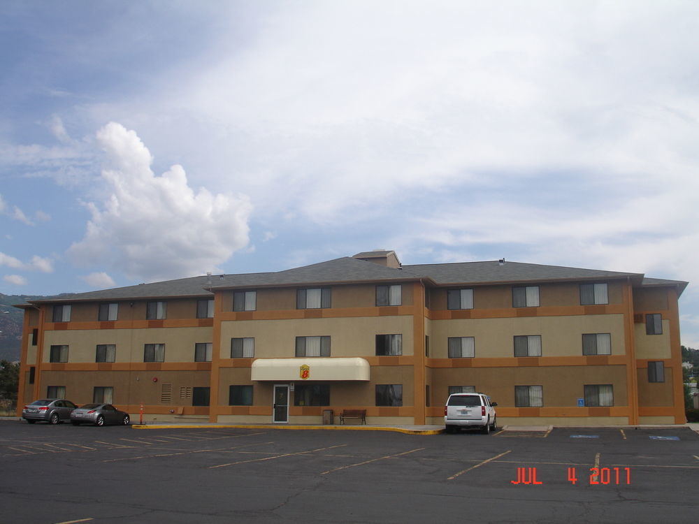 Super 8 By Wyndham Cedar City Eksteriør bilde